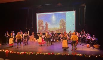Bailes y villancicos manchegos brillan en Albacete durante la celebración navideña