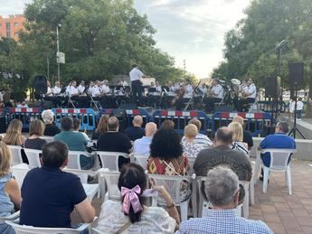 Éxito rotundo del programa La Banda en tu Barrio en el Parque de los Cuentos de Albacete