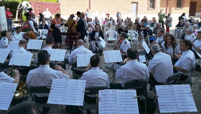 La Banda Sinfónica de Albacete ofrece a los mayores del asilo de San Antón su tradicional concierto de Feria