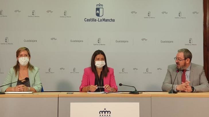 Castilla-La Mancha abre la mano en las visitas a residencias de mayores aunque admite empeoramiento de datos