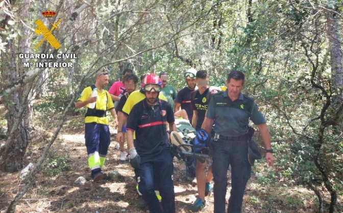 La Guardia Civil rescata al senderista de 50 años que se fracturó el peroné en la senda del río Mundo