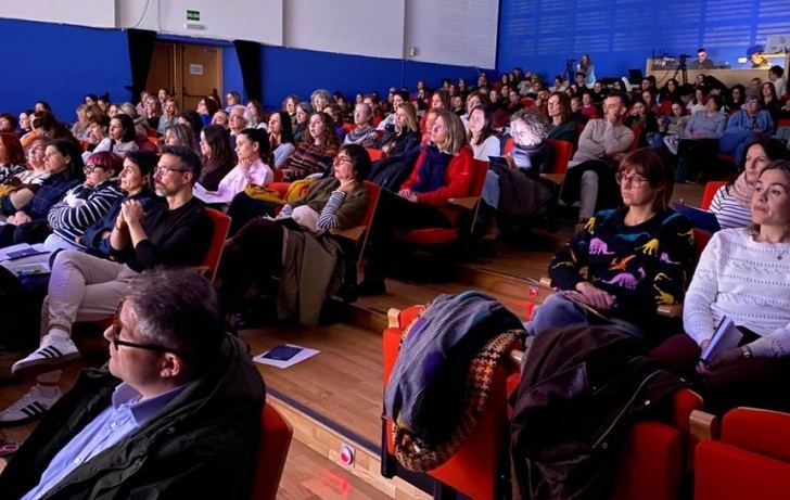 Cerca de 200 participantes se reúnen en Albacete para fortalecer la colaboración entre bibliotecas y escuelas