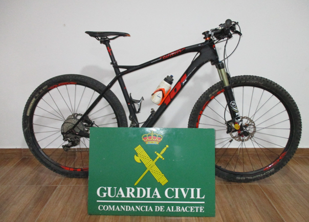 Detenido un hombre de 53 años por el robo de una bicicleta de montaña de 4.000 euros en Chinchilla (Albacete)