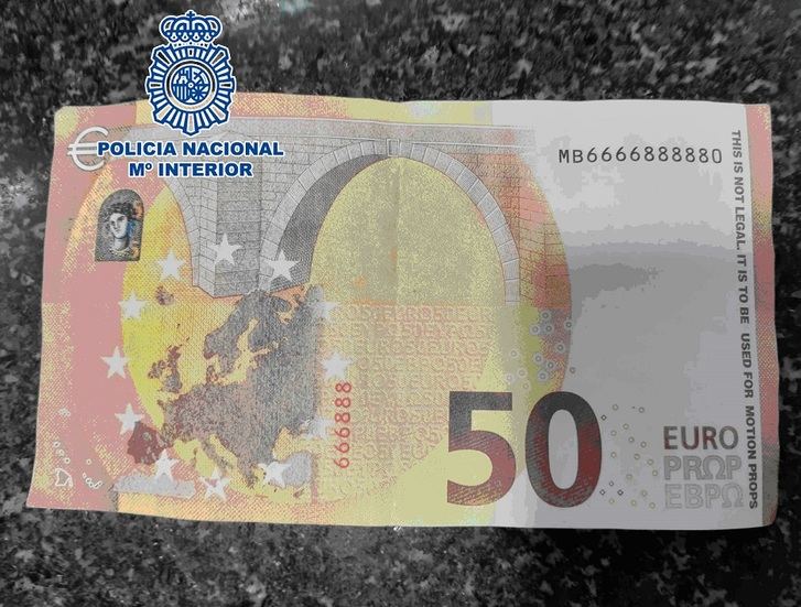 Dos hombres se enfrentan en Albacete a 10 años de cárcel por comprar con billetes falsos