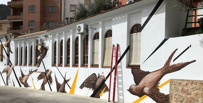 Una pintura mural de 27 metros es la nueva obra de la Ruta de las Esculturas de Bogarra