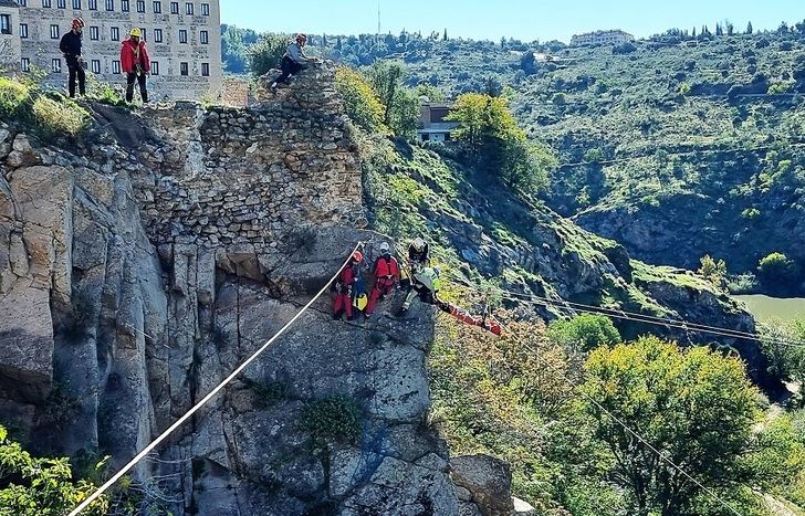 Los bomberos del Ayuntamiento de Albacete mejorar su formación de rescate en altura