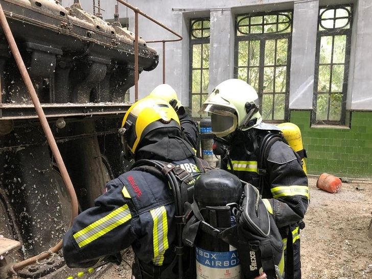 Actuaciones de sanitarios, de seguridad, de rescate y extinción, agrupaciones de Protección Civil, Obras Públicas y empresas de suministros básicos.