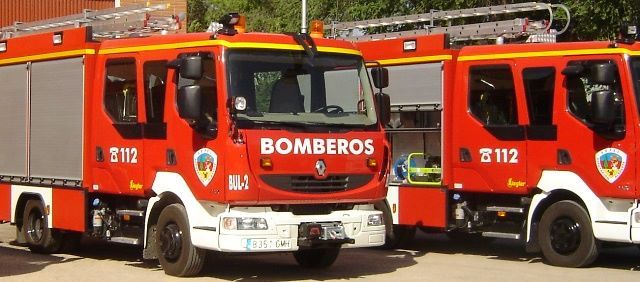 Extinguido el incendio en una tienda y taller de motos y bicicletas de Manzanares (Ciudad Real)