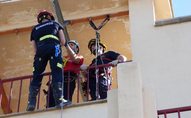 Bomberos de Castilla-La Mancha perfeccionan técnicas de rescate en altura en la Escuela de Protección Ciudadana