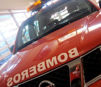 Incendio en Villar de Olalla: Bomberos controlan fuego originado en un cargador