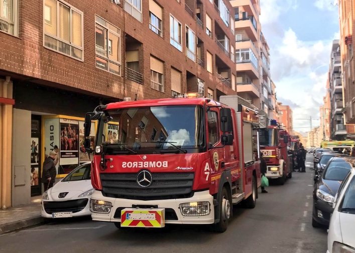 Una anciana de 85 años trasladada al hospital de Albacete tras incendiarse su cocina en la calle Pérez Pastor