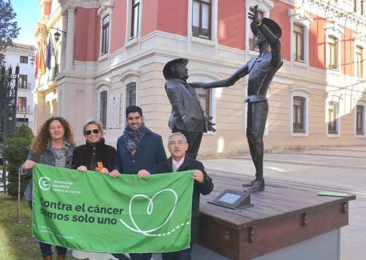 La Diputación de Albacete se une a la AECC en la lucha contra el cáncer con la iniciativa ‘Brazaletes de Esperanza’