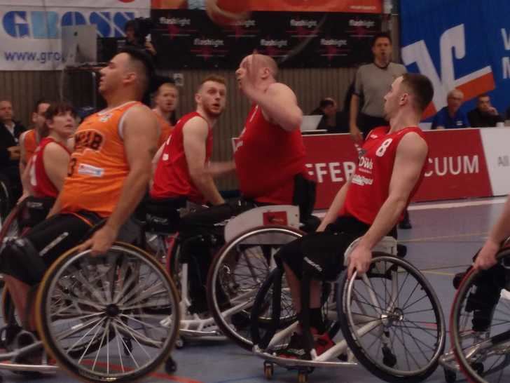 Doble triunfo del BSR Amiab Albacete en su debut en la primera fase de la Champions