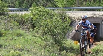 Eugenio Alfaro y Aída Milán vencen en la prueba BTT de Riópar
