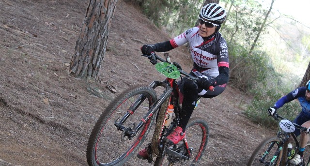 Aída Milán y Alberto López fueron los mejores en la carrera de BTT de Tarazona de la Mancha