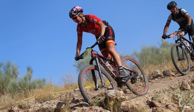 Aida Milán y Manuel Garijo fueron los ganadores de la carrera de BTT de Villarrobledo