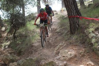 José Bernabé López y Alfonsi Villar vencen en la carrera de BTT de Villalgordo del Júcar