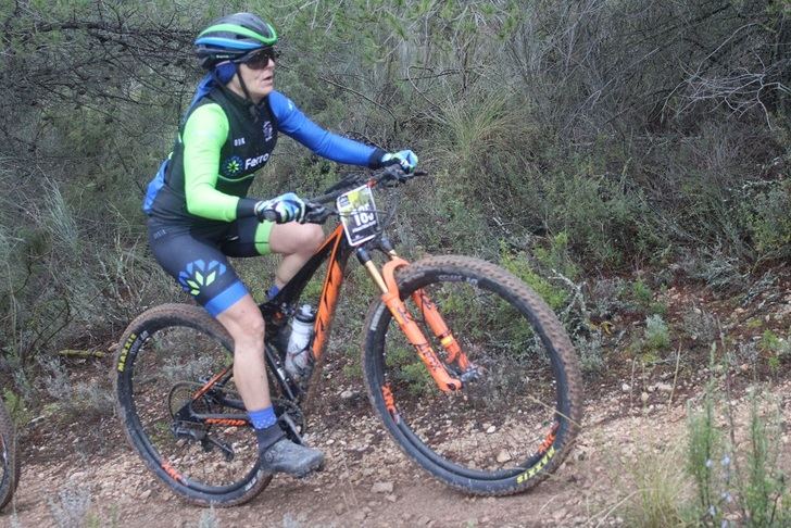 Eugenio Alfaro y Alfonsi Villar, campeones de la carrera de BTT de Liétor