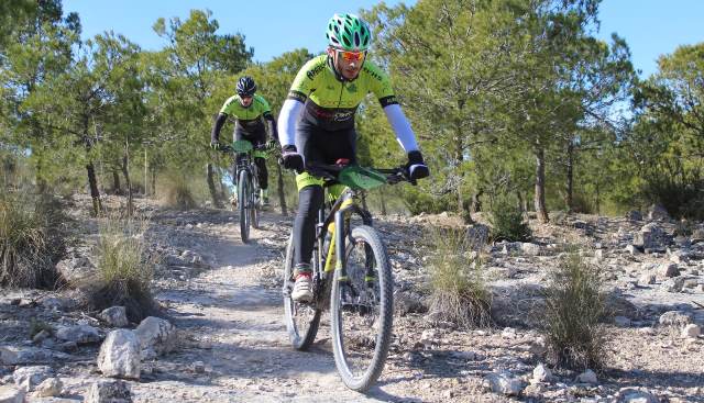 Las BTT del Circuito de la Diputación de Albacete tuvieron parada en una emocionante carrera de Casas de Juan Núñez