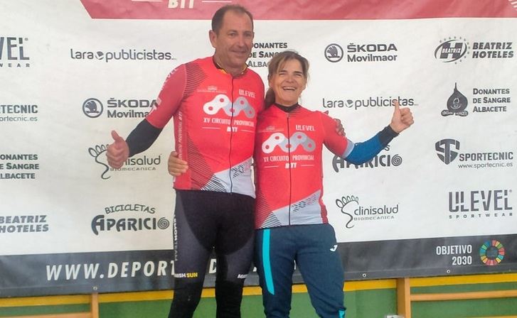 Triunfo y liderato para Juan Moreno y Alfonsi Villar tras la carrera de BTT de El Bonillo
