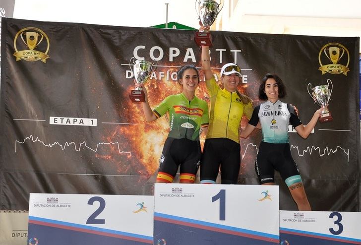 Ismael Hernández y Ariadna Rodenas ganan la IX Copa BTT Desafío Albacete