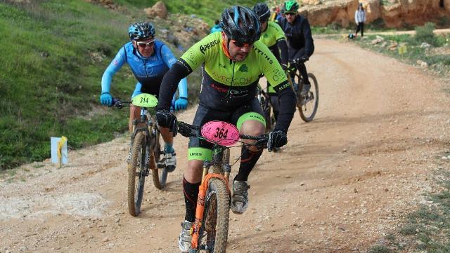 Trepidante jornada de BTT en Cenizate, con una temperatura muy baja como testigo