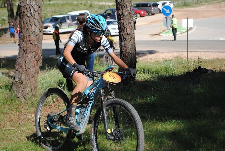 Desirée Moya e Ismael Hernández ganaron la carrera de BTT de Riópar