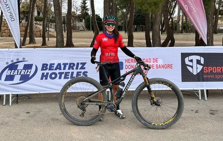 Plamen Mitkov y Lucía Navarro repiten triunfo en la prueba BTT de Tobarra