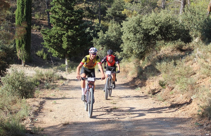 Óscar Carrasco y Alfonsi Villar, primeros ganadores en la carrera de BTT de San Pedro (Albacete)