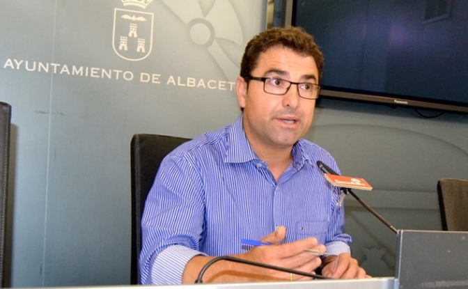 Belinchón (PSOE) critica al alcalde de Albacete por no haber dado respuesta a su propuesta de abrir los comedores escolares
