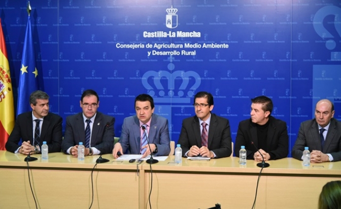 Junta de Castilla-La Mancha y diputaciones financiarán al 50 por ciento un ambicioso plan de mejora de caminos rurales