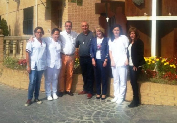 La diputada Maribel Serrano visita a las alumnas del Programa de Empleo Femenino, con prácticas sanitarias en Hellín