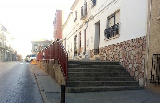 La Calle Cervantes de La Roda cambiará su fisonomía al aceptarse la demolición de uno de sus solares