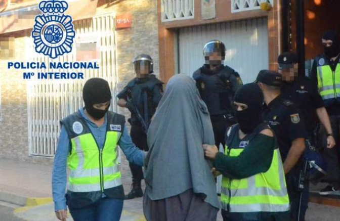 Detenidas seis personas por integración en la organización terrorista DAESH
