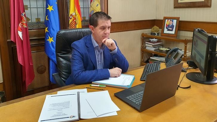 El presidente de la Diputación de Albacete participa en la reunión de la FEMP para abordar el Plan de Recuperación