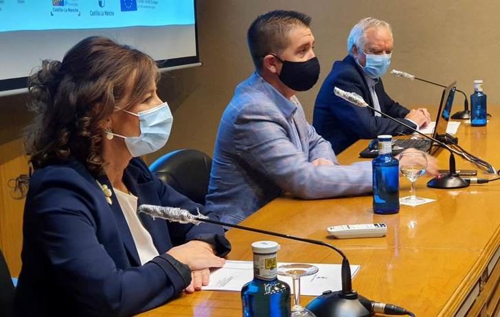 Cabañero reivindica la importancia de “lo público” y pone en valor el trabajo de los Servicios Sociales