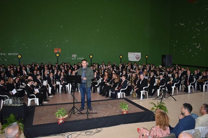 El Encuentro Provincial de Bandas de Música reúne en Villamalea a once agrupaciones musicales y medio millar de músicos