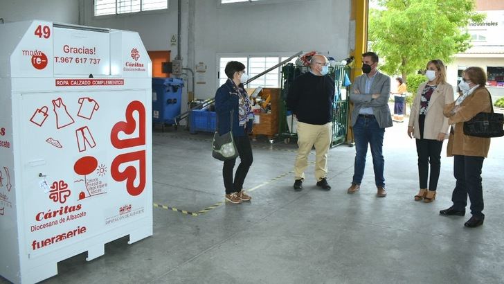 La Diputación de Albacete aumenta en la provincia los puntos de recogida de ropa y calzado