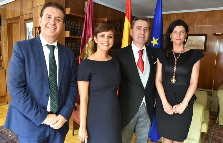 El presidente de la Diputación de Albacete asiste a la celebración del Corpus en Toledo