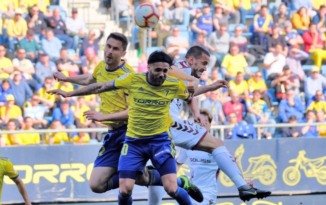 El Cádiz supera al Albacete Balompié merced a un polémico penalti (1-0)