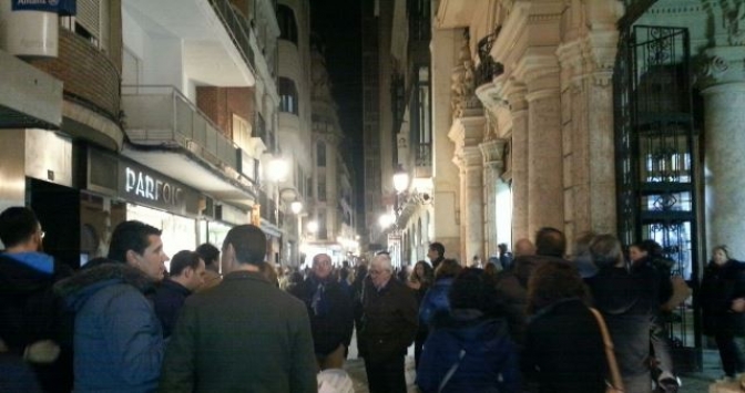 Imagen de archivo de las calles del centro de Albacete con el comercio abierto.