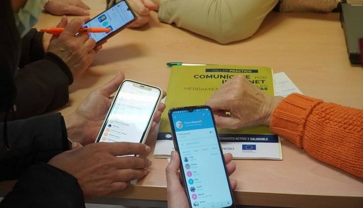 El Programa CapacitaTIC+55 de la Junta de Castilla-La Mancha llega a su quinta edición