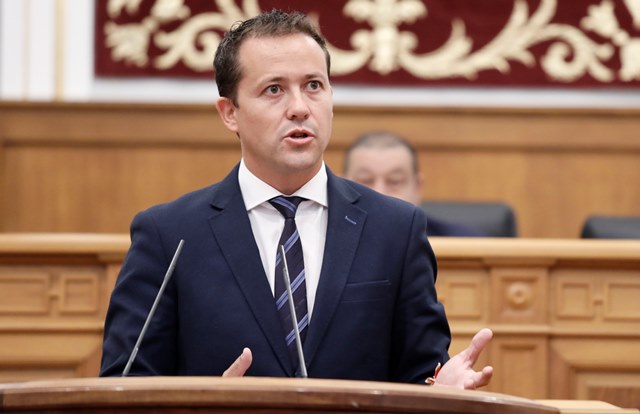 Velázquez (PP) lamenta que Page les impida hablar en las Cortes sobre el incremento de las listas de espera sanitarias
