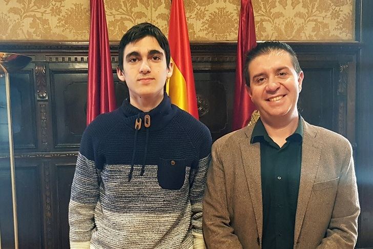 Carlos Víllora, del IES Universidad Laboral de Albacete, clasificado para la fase nacional de la Olimpiada de Física