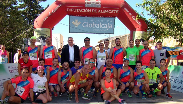 Adela Cabañero y Jesús Ángel Rodríguez ganaron la Carrera Popular de Hoya Gonzalo