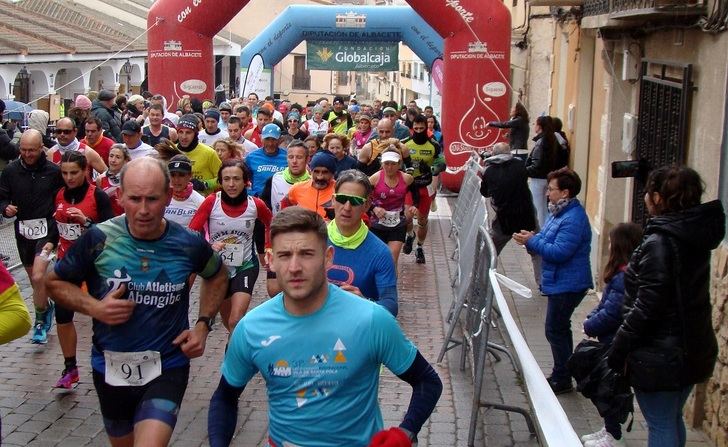 Marcos López y Mari Carmen Risueño ganaron la Carrera Popular de Molinicos