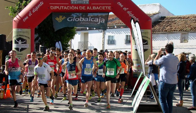 María Ángeles Magán y Domingo Cuevas ganaron en la Carrera Popular de Casas de Lázaro