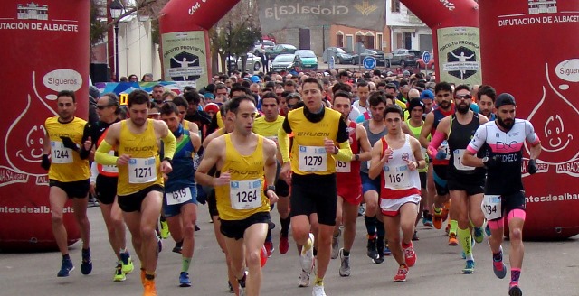 Manu Gutiérrez y María Ángeles Magán ganaron la carrera popular de El Bonillo