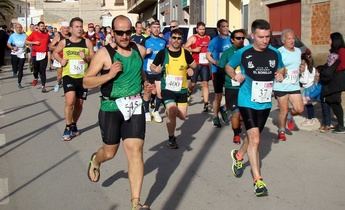 Jesús Ángel Rodríguez y Eva Moreno volvieron a ganar la carrera a la Peña de San Blas de Elche de la Sierra