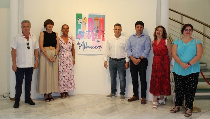 El alcalde de Albacete anima a visitar la exposición de carteles de la Feria 2023
